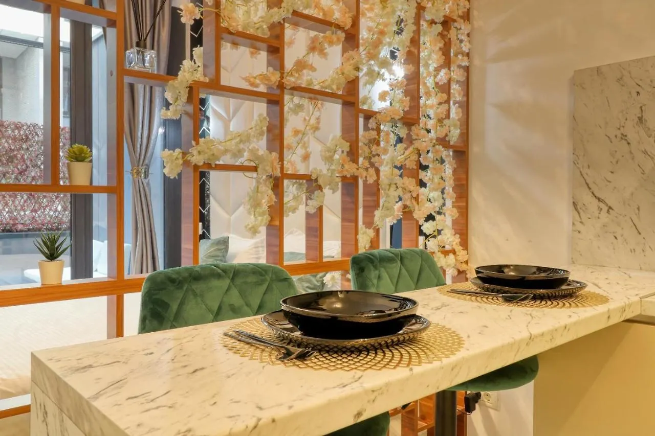 Herastrau Luxury Studios 부쿠레슈티 아파트